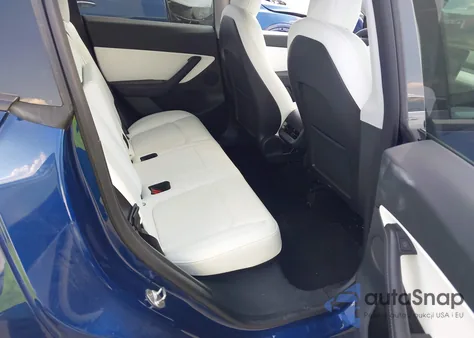 2022 Tesla Model Y Performance Dual Motor All-Wheel Drive z USA, uszkodzony, nr VIN 7SAYGDEF6NF340543